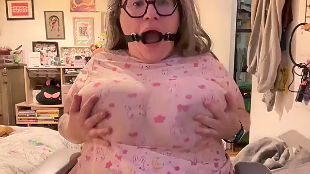 MimiParis online show from January 8, 2025, 4:22 pm