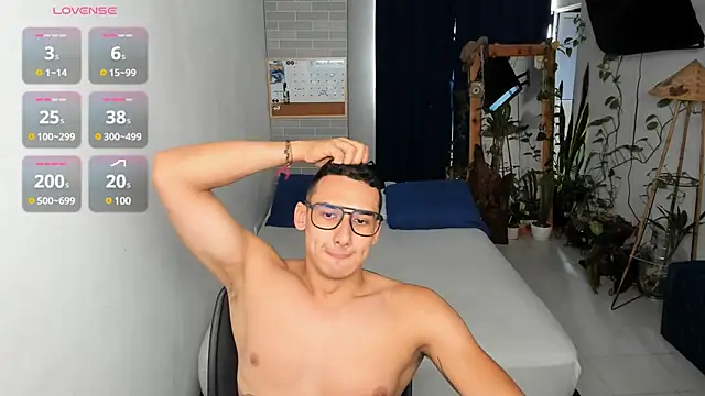 Snapshot of Travis_bakers chatting on December 3, 2024, 3:00 pm Travis bakers online show from December 3, 2024, 3:00 pm