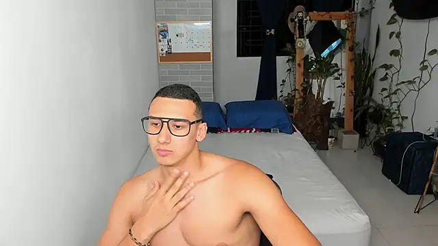 Snapshot of Travis_bakers chatting on January 23, 2025, 12:04 am Travis bakers online show from January 23, 2025, 12:04 am