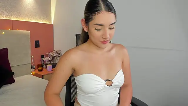 AniiRose online show from November 19, 2025, 3:06 am