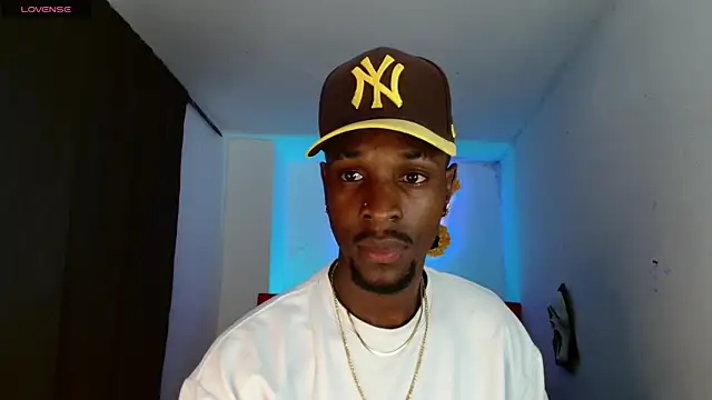 Aroonpapisex online show from February 20, 2026, 3:03 am