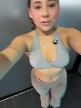 MelodyRey  online show from December 20, 2025, 10:39 pm