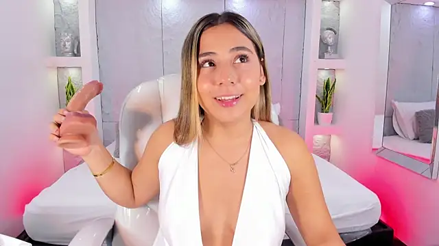 Snapshot of MelodyRey_ chatting on January 10, 2026, 10:47 pm MelodyRey online show from January 10, 2026, 10:47 pm