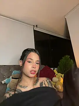 Snapshot of alessia_iris19 chatting on February 9, 2025, 3:22 am alessia iris19 online show from February 9, 2025, 3:22 am