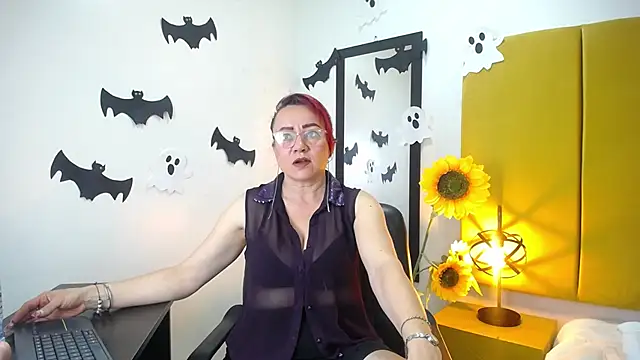 Snapshot of Lupiita223 chatting on October 28, 2025, 1:03 pm Lupiita223 online show from October 28, 2025, 1:03 pm