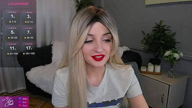 Snapshot of Katty_Lights chatting on January 9, 2025, 11:03 am Katty Lights online show from January 9, 2025, 11:03 am