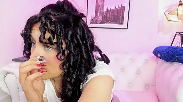 Snapshot of Theia_moon chatting on January 29, 2025, 3:37 pm Theia moon online show from January 29, 2025, 3:37 pm