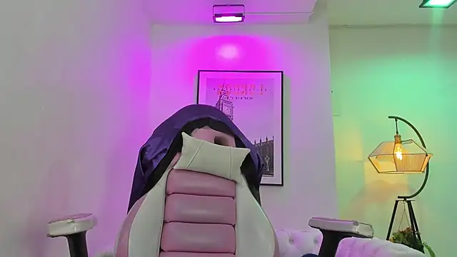 Snapshot of Theia_moon chatting on March 19, 2025, 12:45 pm Theia moon online show from March 19, 2025, 12:45 pm