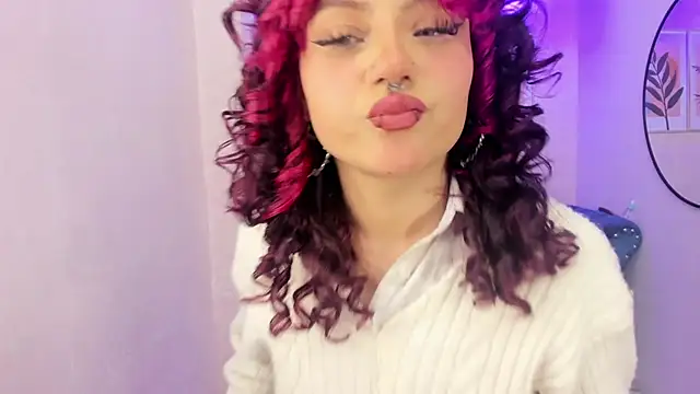 Snapshot of Theia_moon chatting on October 9, 2025, 2:04 pm Theia moon online show from October 9, 2025, 2:04 pm