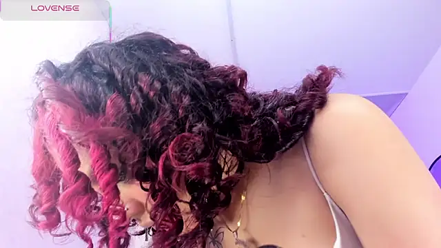 Snapshot of Theia_moon chatting on October 24, 2025, 1:07 pm Theia moon online show from October 24, 2025, 1:07 pm