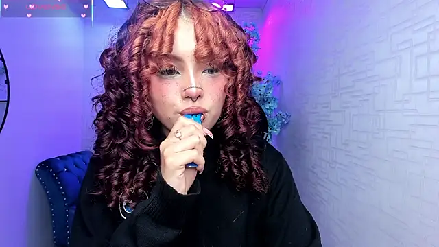 Snapshot of Theia_moon chatting on November 13, 2025, 2:49 pm Theia moon online show from November 13, 2025, 2:49 pm