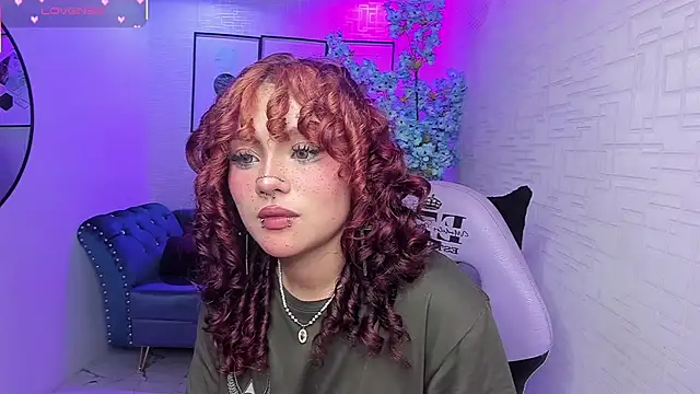 Snapshot of Theia_moon chatting on November 15, 2025, 3:48 am Theia moon online show from November 15, 2025, 3:48 am