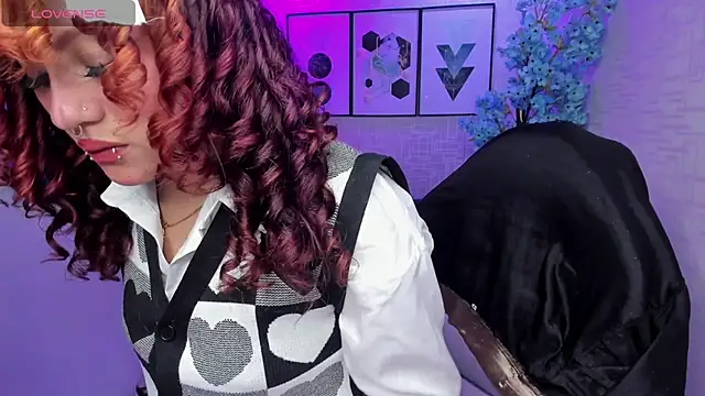 Snapshot of Theia_moon chatting on December 1, 2025, 1:49 pm Theia moon online show from December 1, 2025, 1:49 pm