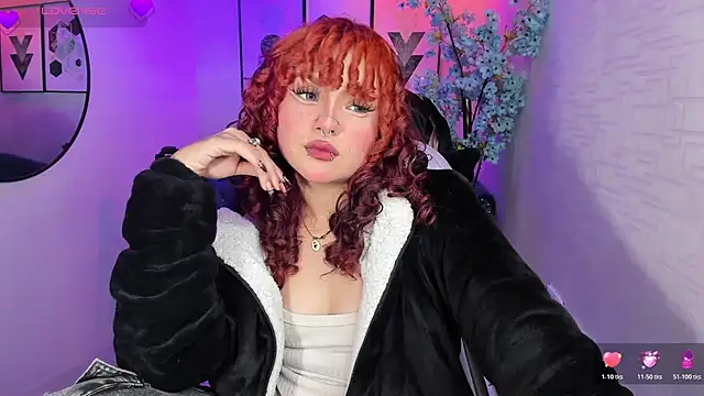 Snapshot of Theia_moon chatting on December 14, 2025, 3:45 am Theia moon online show from December 14, 2025, 3:45 am