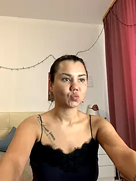 MiraMiss online show from November 17, 2025, 7:25 am