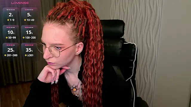 Snapshot of VioletShine chatting on May 21, 2026, 6:42 am VioletShine online show from May 21, 2026, 6:42 am