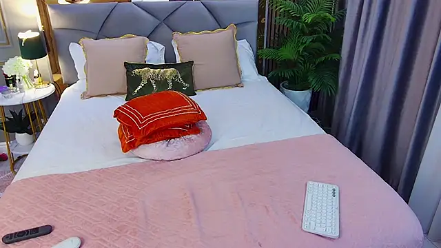 Snapshot of AvaCristal chatting on February 11, 2026, 9:31 pm AvaCristal online show from February 11, 2026, 9:31 pm