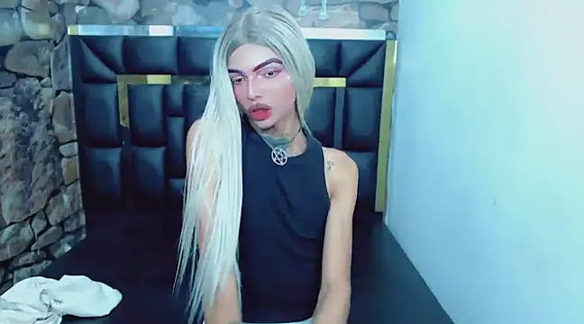 Snapshot of Luna_and_valery chatting on December 28, 2024, 8:15 pm Luna and valery online show from December 28, 2024, 8:15 pm