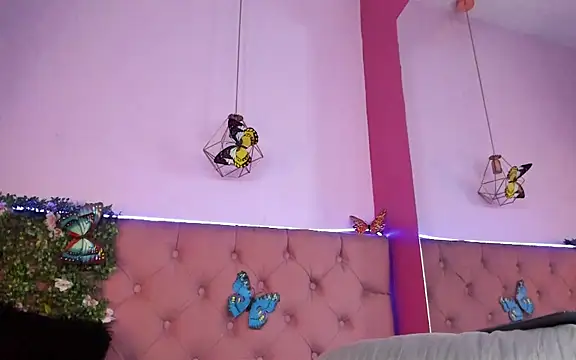 Snapshot of Anastasia_Whitee chatting on January 31, 2025, 3:33 pm Anastasia Whitee online show from January 31, 2025, 3:33 pm