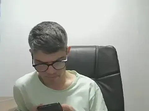 Snapshot of DiGabriel chatting on December 2, 2024, 3:58 pm DiGabriel online show from December 2, 2024, 3:58 pm