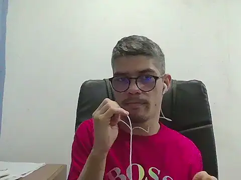 Snapshot of DiGabriel chatting on October 3, 2025, 5:04 am DiGabriel online show from October 3, 2025, 5:04 am