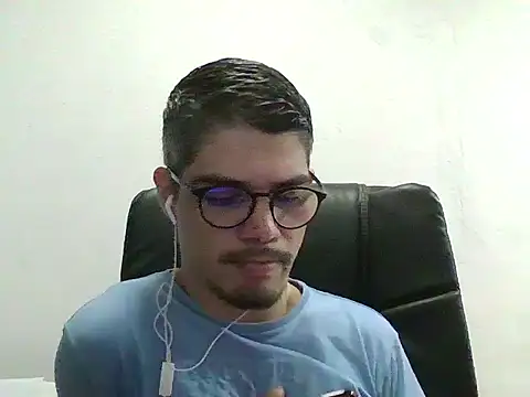 Snapshot of DiGabriel chatting on February 6, 2026, 5:56 am DiGabriel online show from February 6, 2026, 5:56 am