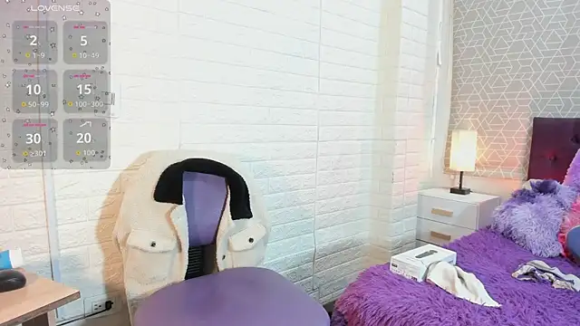 sweet kitty0110 online show from October 24, 2025, 2:57 pm