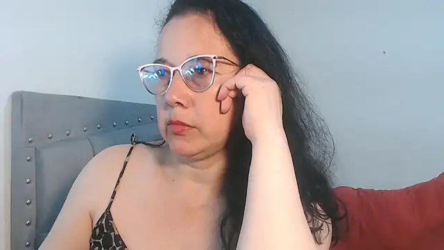 maturepriscila online show from September 9, 2025, 3:22 pm