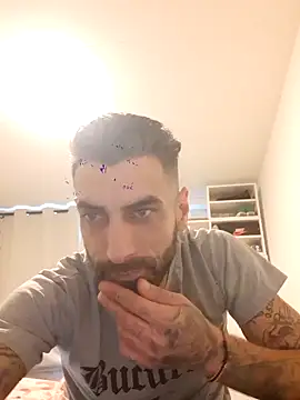 Italian69am online show from December 21, 2025, 1:29 pm