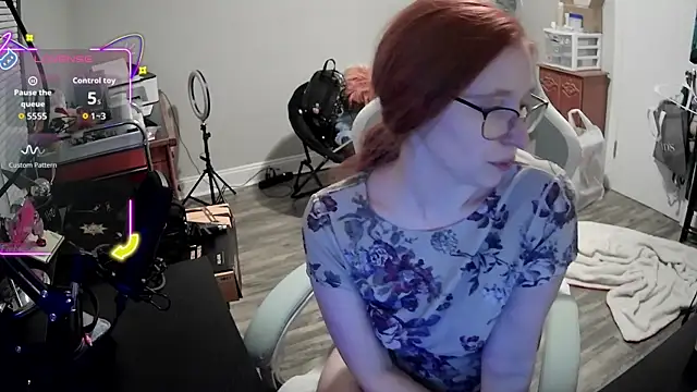 LilyFoxxx online show from September 12, 2025, 3:17 am