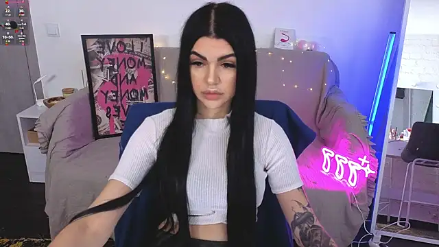 Tiffany lab online show from October 18, 2025, 7:53 am