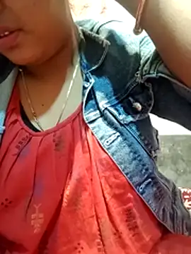 Snapshot of Super-Couple chatting on January 7, 2026, 4:42 pm Super-Couple online show from January 7, 2026, 4:42 pm