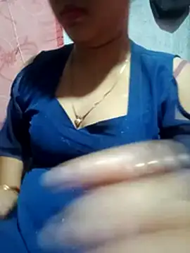 Snapshot of Super-Couple chatting on March 3, 2026, 2:01 pm Super-Couple online show from March 3, 2026, 2:01 pm