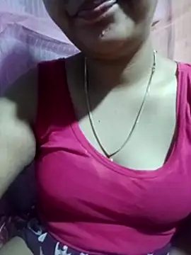 Snapshot of Super-Couple chatting on April 6, 2026, 4:32 am Super-Couple online show from April 6, 2026, 4:32 am