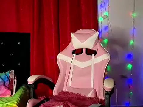 Snapshot of Sweet_xuee18 chatting on January 17, 2025, 10:44 am Sweet xuee18 online show from January 17, 2025, 10:44 am