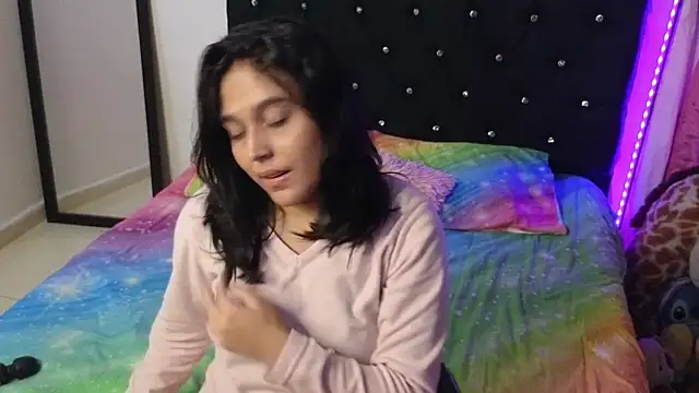 Snapshot of Sweet_xuee18 chatting on February 21, 2025, 2:50 am Sweet xuee18 online show from February 21, 2025, 2:50 am