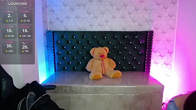 Sofi hot 4m online show from October 20, 2025, 2:06 pm