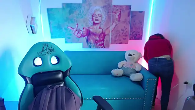 Snapshot of Sofi_hot_4m chatting on January 13, 2026, 4:23 pm Sofi hot 4m online show from January 13, 2026, 4:23 pm