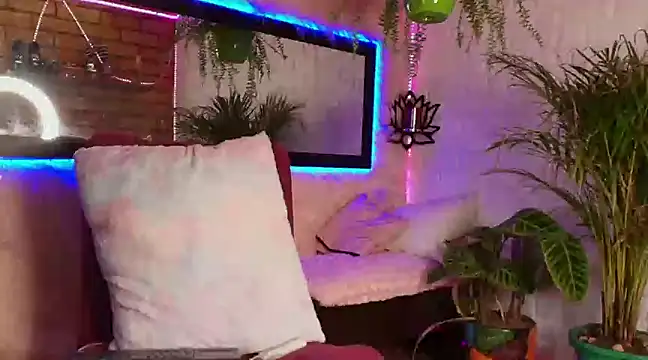 Snapshot of _mamush chatting on March 5, 2025, 8:32 pm mamush online show from March 5, 2025, 8:32 pm