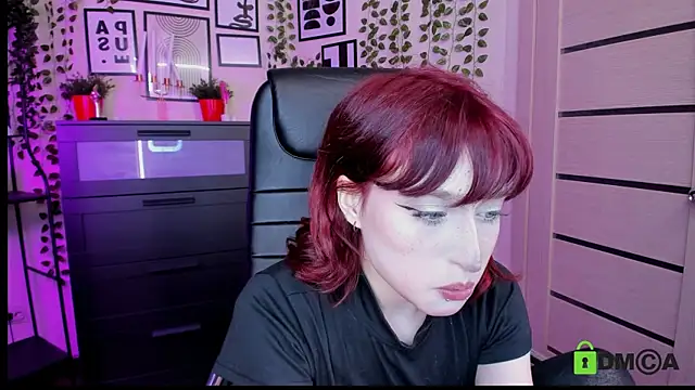ElizaNik  online show from July 31, 2026, 10:42 pm