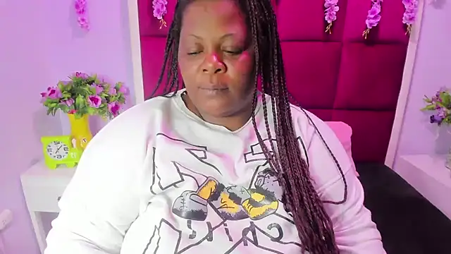 Snapshot of rocio_bbw_ chatting on December 5, 2025, 1:58 am rocio bbw online show from December 5, 2025, 1:58 am