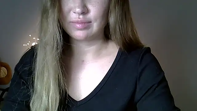 Snapshot of Lucky_Anna chatting on January 8, 2026, 10:01 pm Lucky Anna online show from January 8, 2026, 10:01 pm