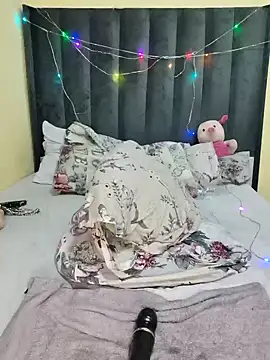 Snapshot of TheeNicole chatting on February 27, 2026, 9:59 pm TheeNicole online show from February 27, 2026, 9:59 pm