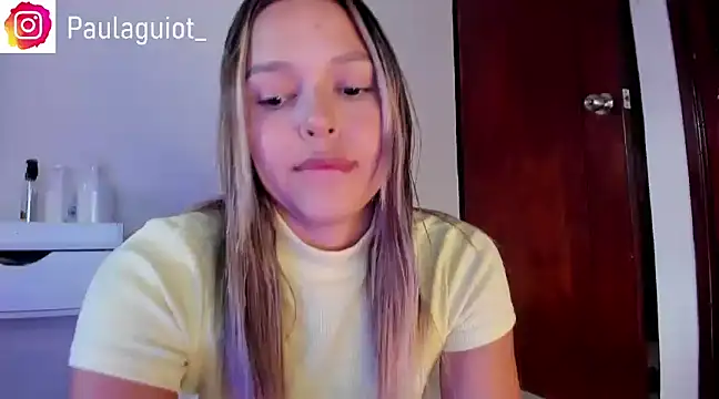 Snapshot of Cami_hunter_ chatting on February 25, 2025, 7:58 pm Cami hunter online show from February 25, 2025, 7:58 pm