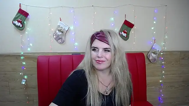 Snapshot of Julya_Barbi chatting on January 17, 2025, 3:23 am Julya Barbi online show from January 17, 2025, 3:23 am