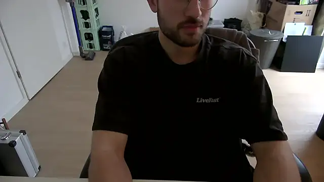 Snapshot of taallguyy_196 chatting on November 19, 2025, 12:05 pm taallguyy 196 online show from November 19, 2025, 12:05 pm