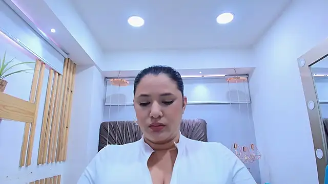 frreeya online show from May 23, 2026, 9:19 pm