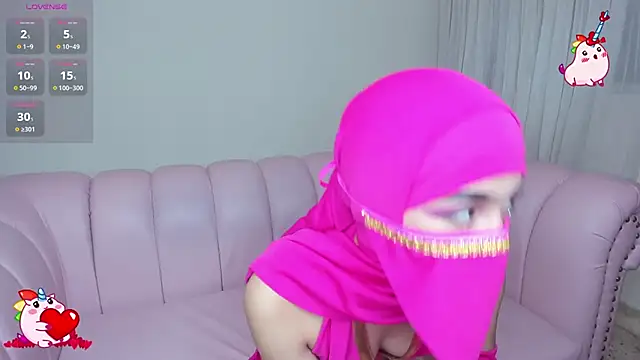 Snapshot of Aaliyah_Salma chatting on January 24, 2025, 7:28 pm Aaliyah Salma online show from January 24, 2025, 7:28 pm