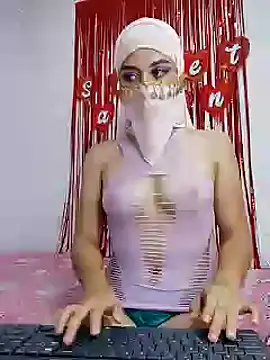 Snapshot of Aaliyah_Salma chatting on February 19, 2025, 11:04 pm Aaliyah Salma online show from February 19, 2025, 11:04 pm