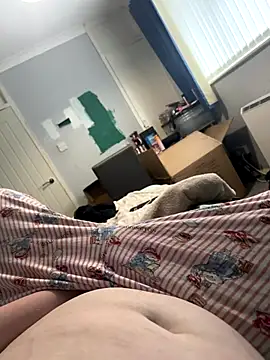 Snapshot of AmberTaylorXxx chatting on December 21, 2025, 11:06 am AmberTaylorXxx online show from December 21, 2025, 11:06 am